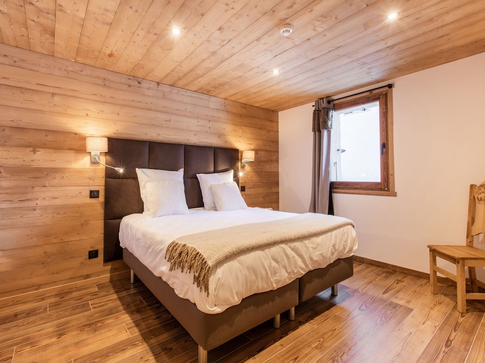 Chalet in Champagny by Ski Slopes