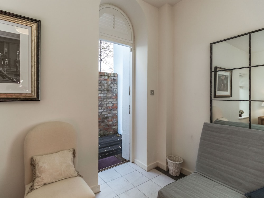 The Eamon DeVelara Suite - hiphipstay