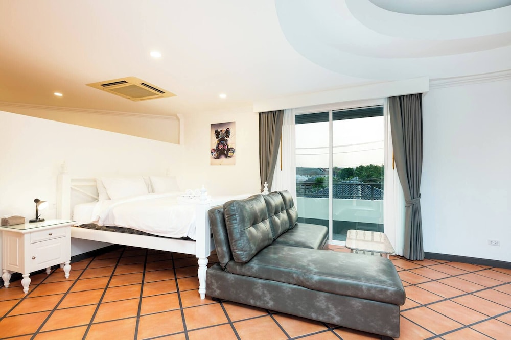 Luxury 4BR Private 425sqm Party Pool Villa