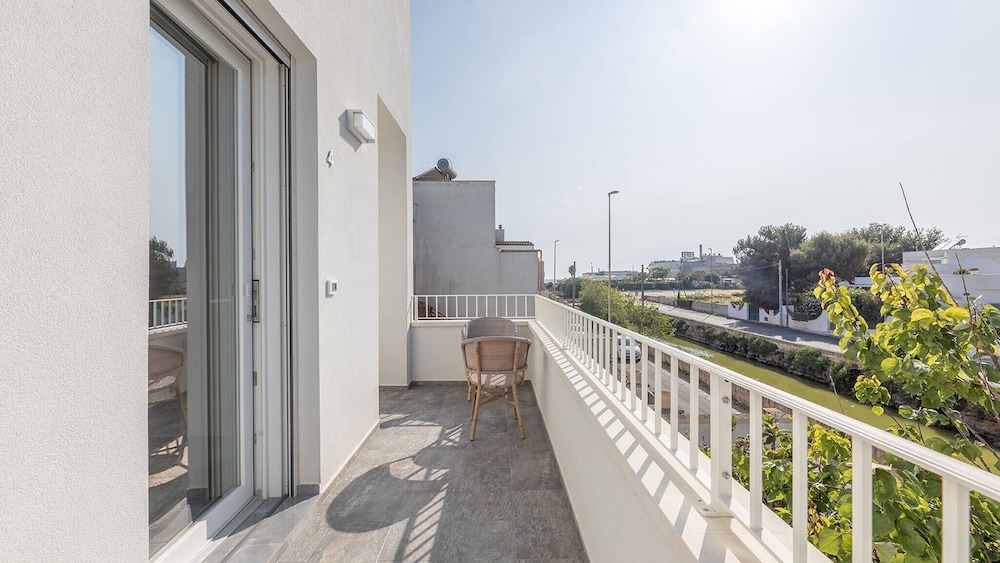 Sole Apartment 4 - Holiday in Torre San Giovanni
