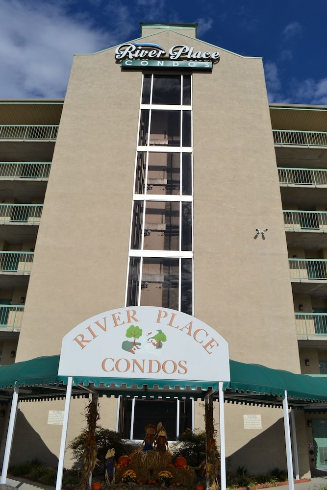 Little Pigeon River 508 2BD Condo with Fireplace and Jacuzzi Tub by RedAwning view 5