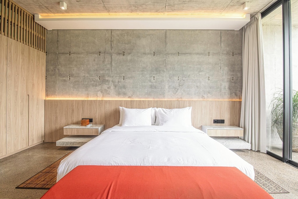 Modern 2BR Villa Enclosed Living Heart of Canggu