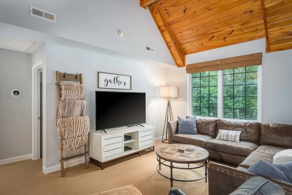 Adventure Awaits - Family Home