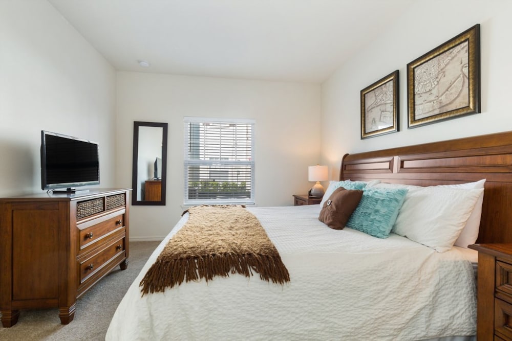 Lucaya Village 5374 - Image 2