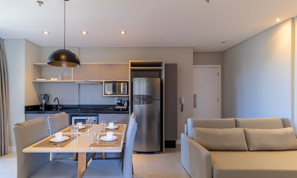 MHF II Apts Variados em Prédio com Vista para o Mar em Itapema