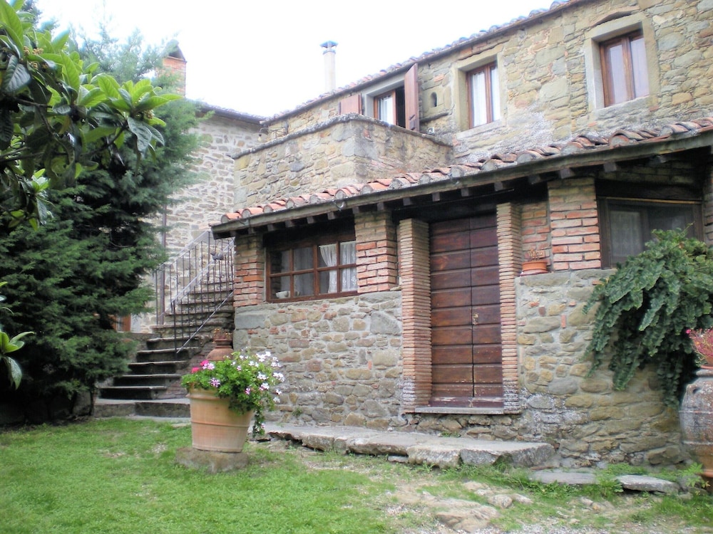 Farmhouse in Cortona With Pool view 5