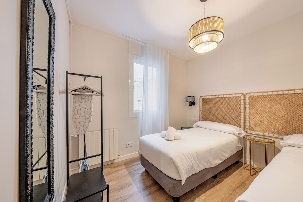 BeBarceloner Eixample Apartments
