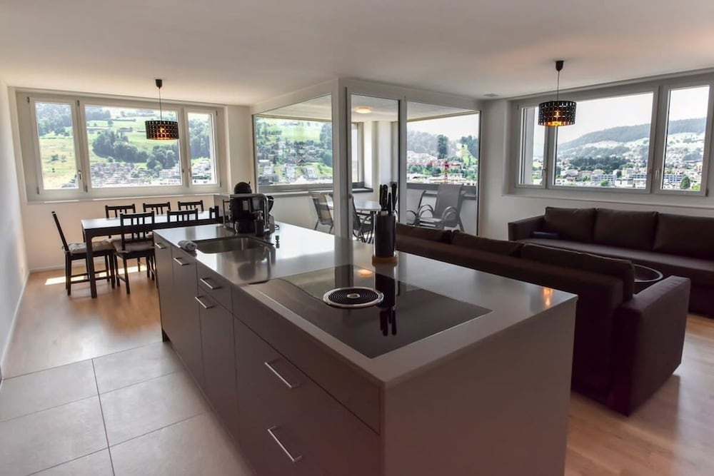 Dream View Apt With Homecinema Netflix Loggia