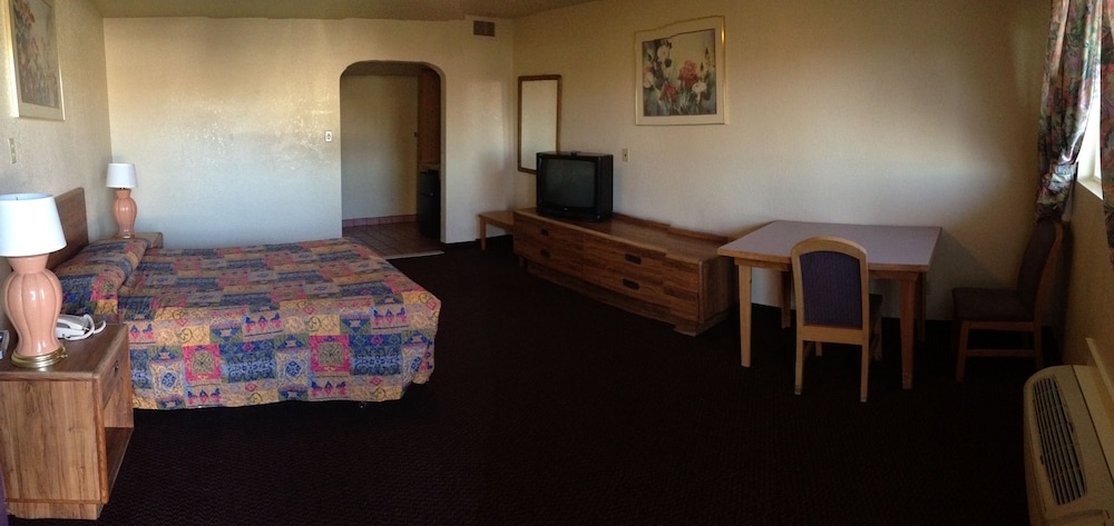 Four Corners Inn