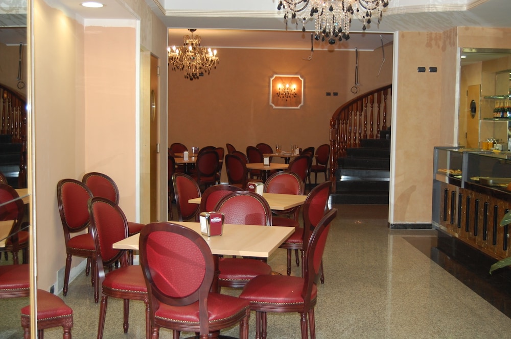 Hotel Tito Serranò