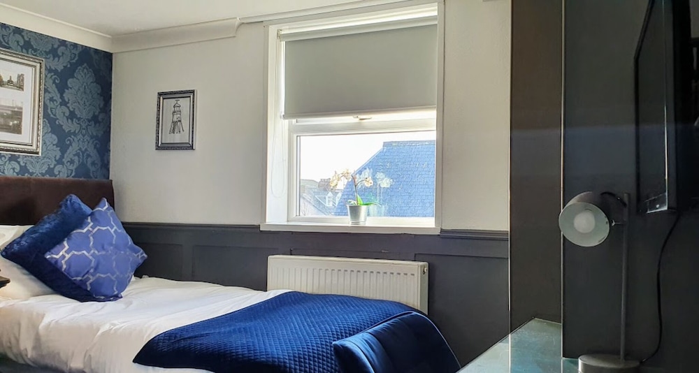 South Shields Vacations - Clifton Guest House - Property Image 8