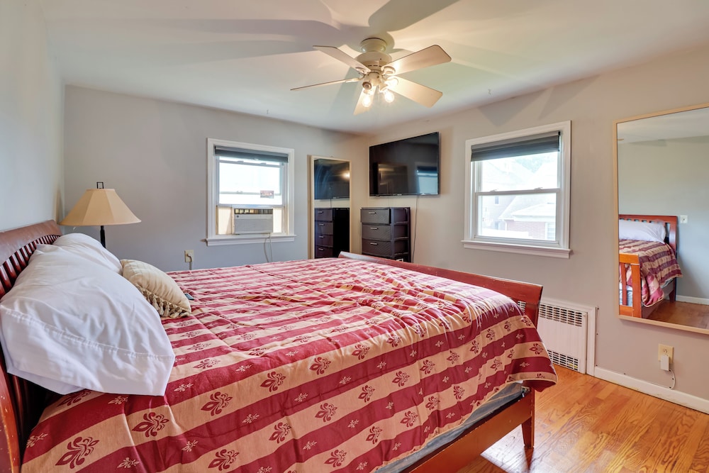5 Mi to Dtwn Newark: Hillside Vacation Rental