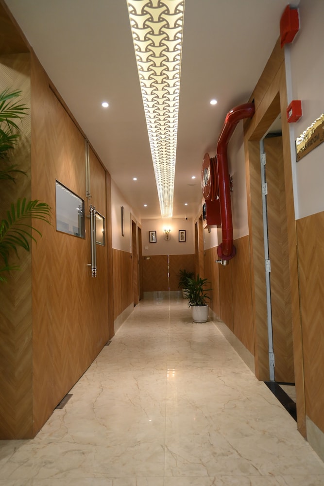 Hotel Kashi Crown