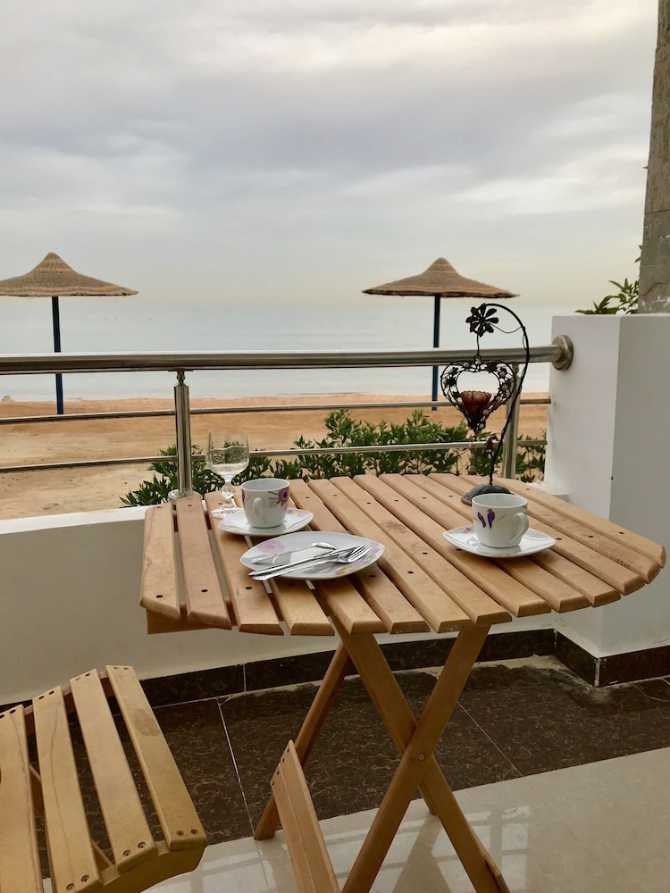 Cecelia Resort