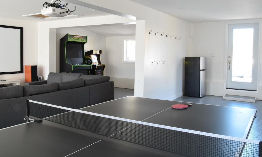 Marina Main - Heated Pool Sauna Games Room Movie Theatre