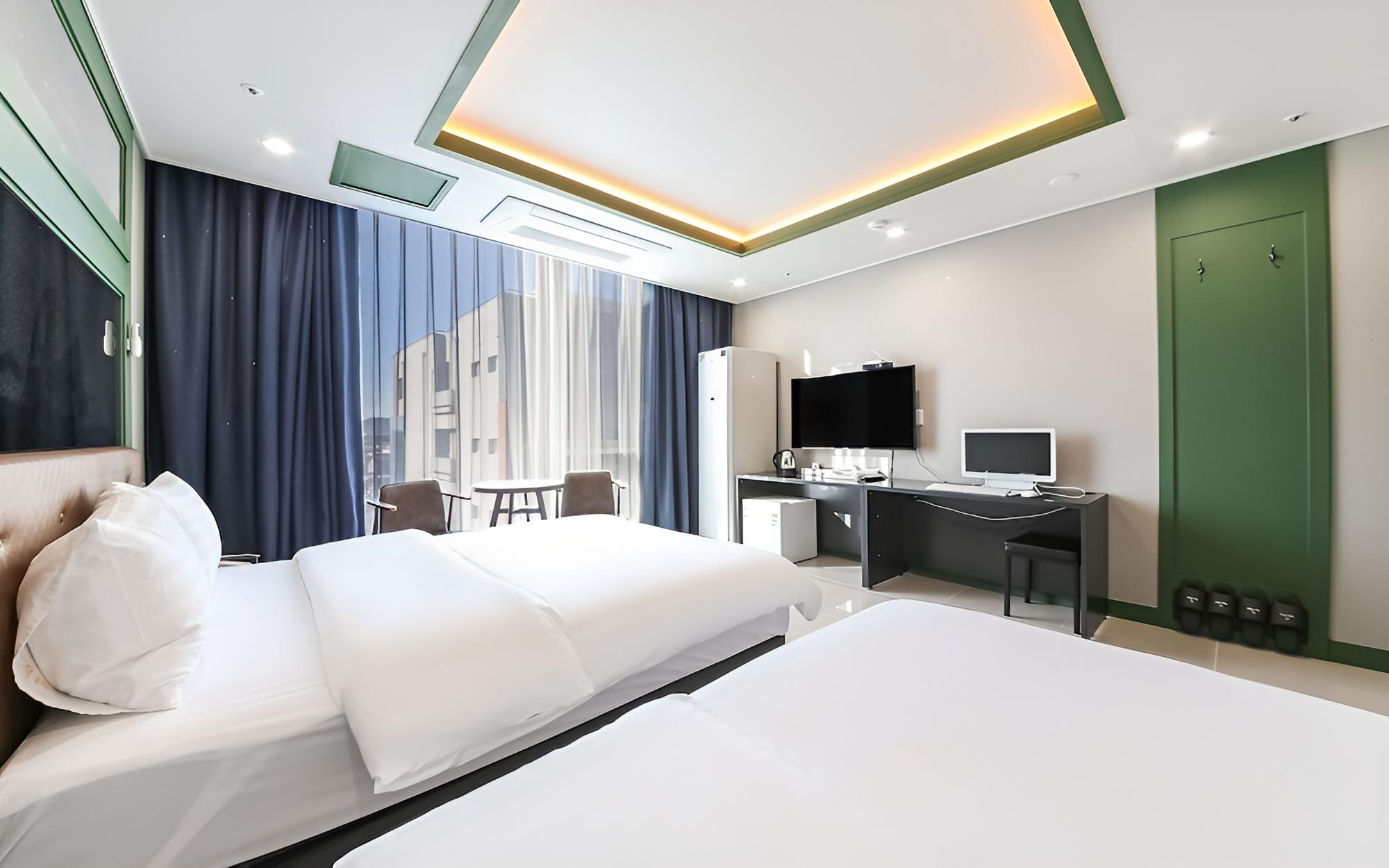 Photo 8