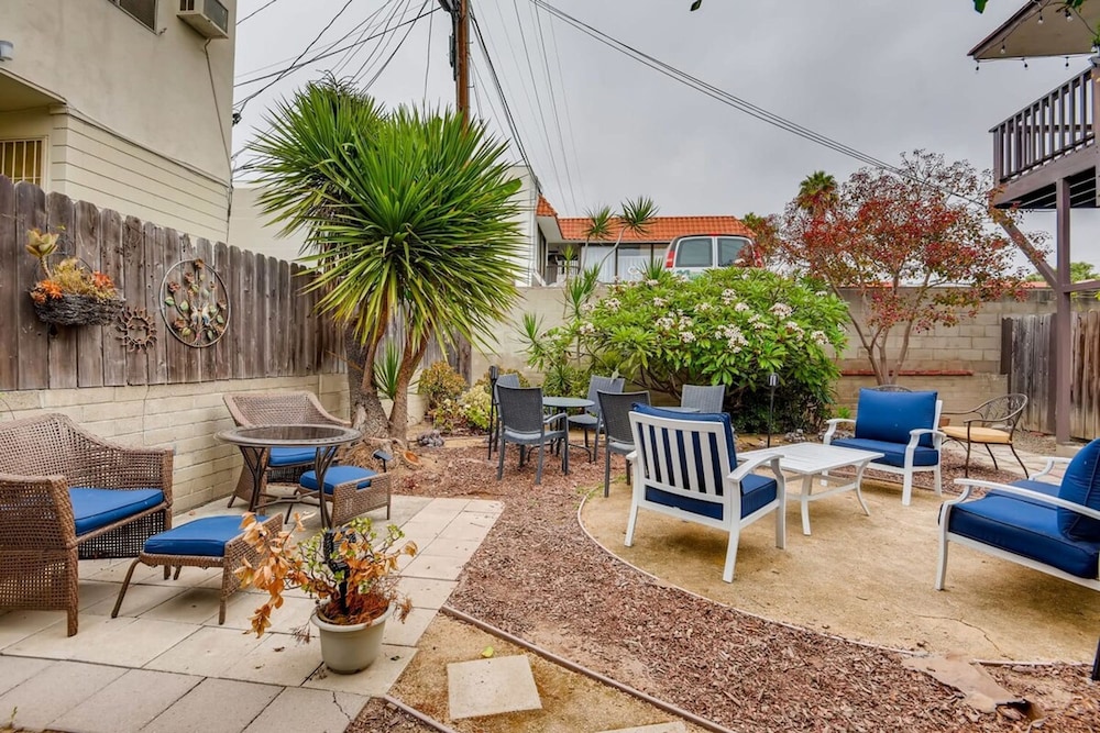Walk To Beach 2BR Top Location - AA