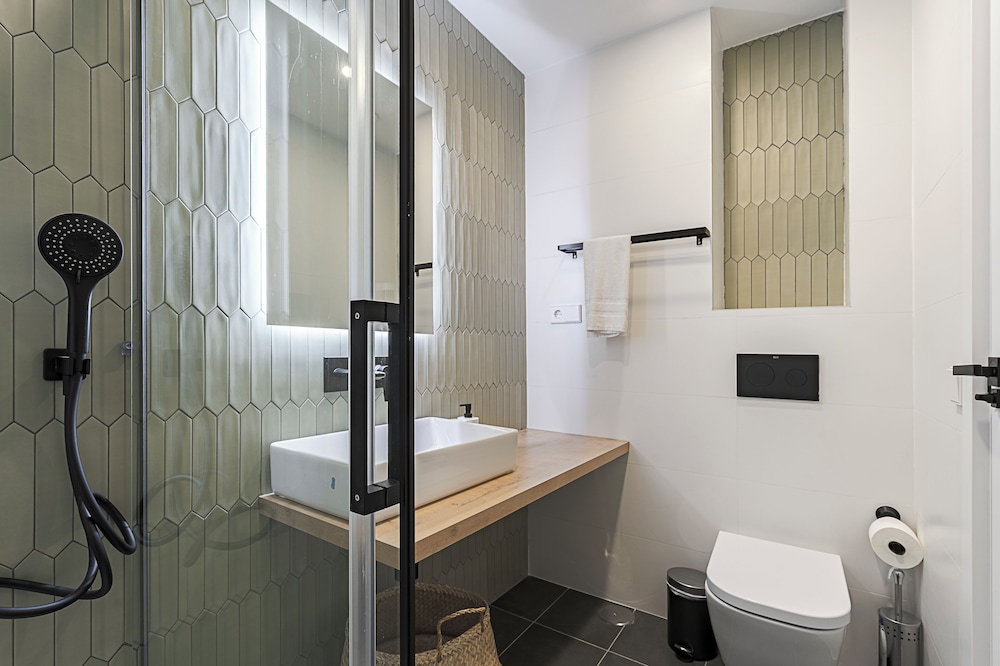 Vallecas Suites by Olala Homes view 4