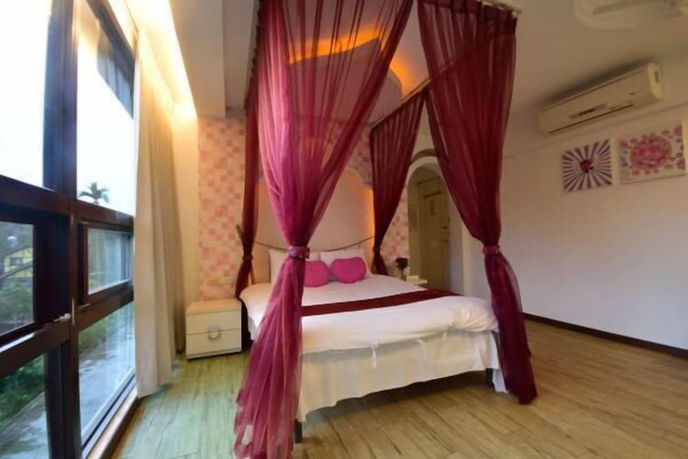 Full House Bed and Breakfast