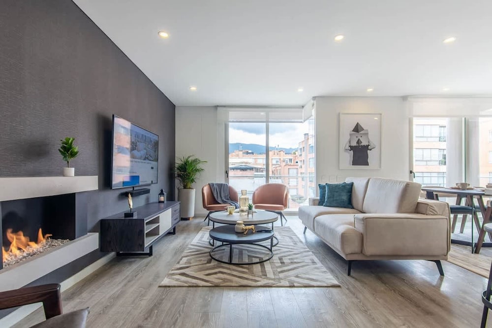 Magnificent 3 BR in Usaqu n