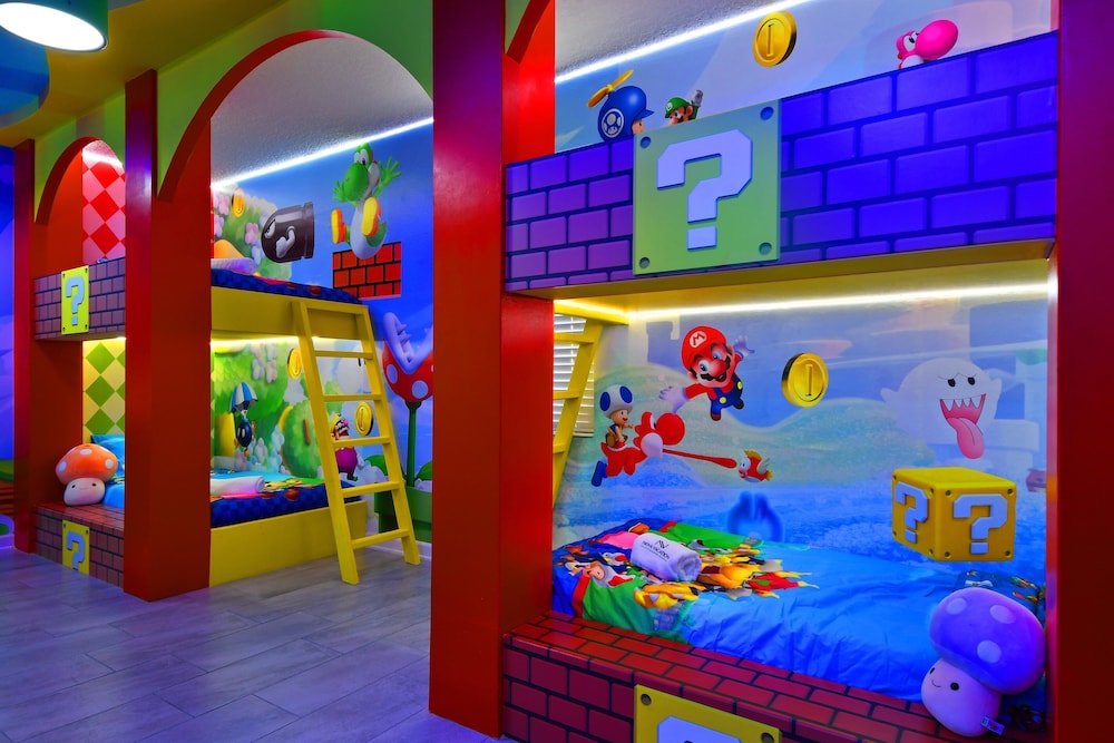 Epic Family Getaway: Themed Villa Near Disney !