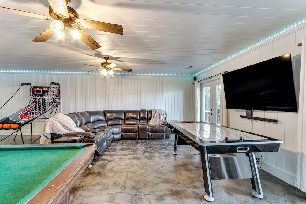 Tranquil Gantt Lake Home w/ Deck & Patio!