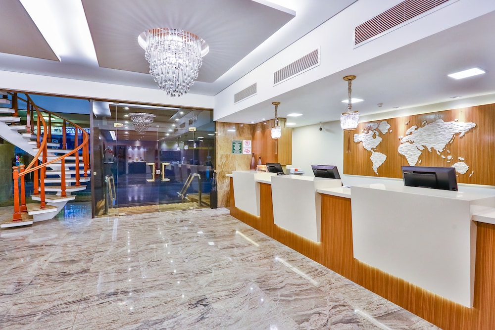 Lobby & Reception