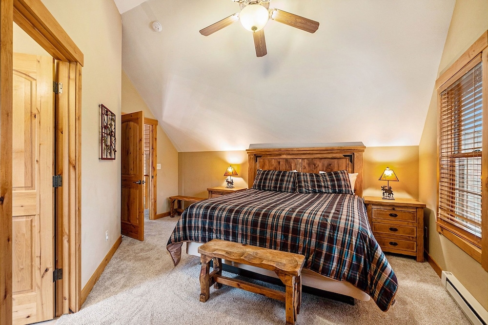 Solitude Bighorn 9 - Estes Park 2 Bedroom Condo by RedAwning - Property Image 28