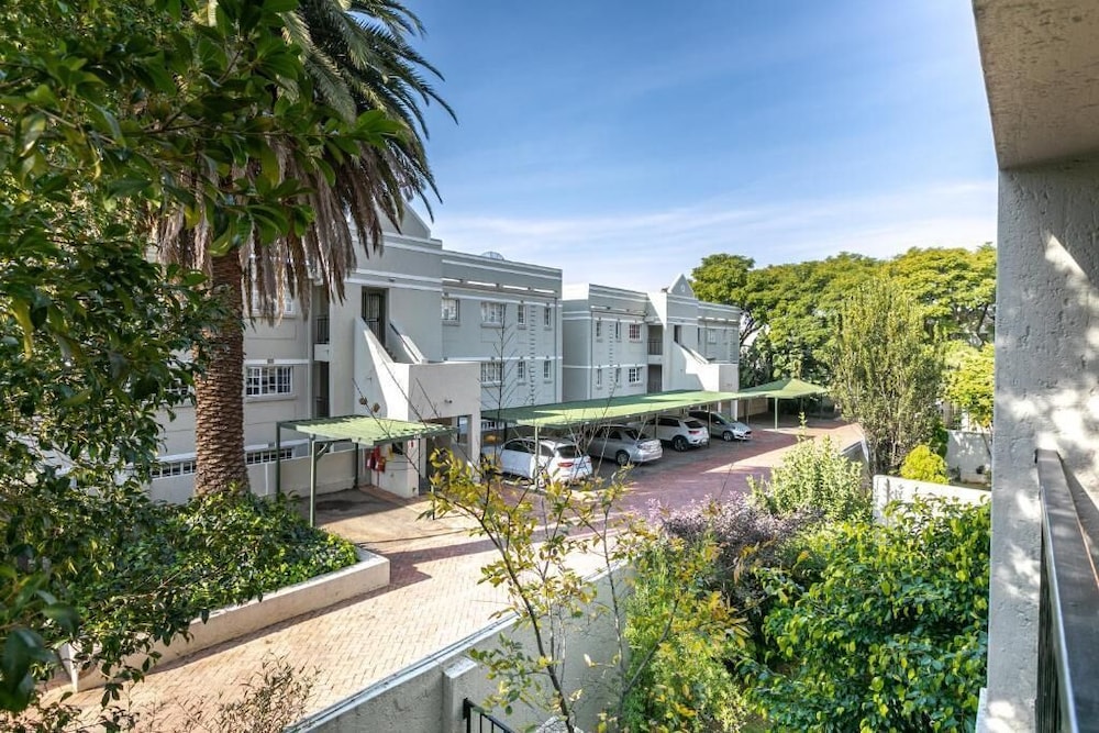 Sandton City Leafy 3bed