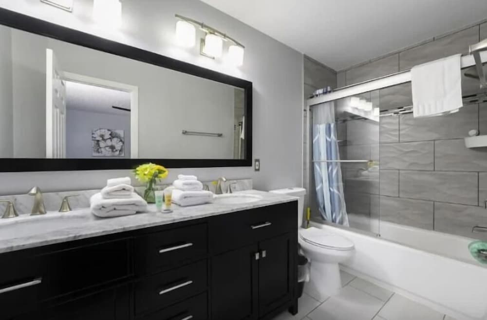 6Br Retreat W/ South Pool, Spa & Game Room Fun - Image 4