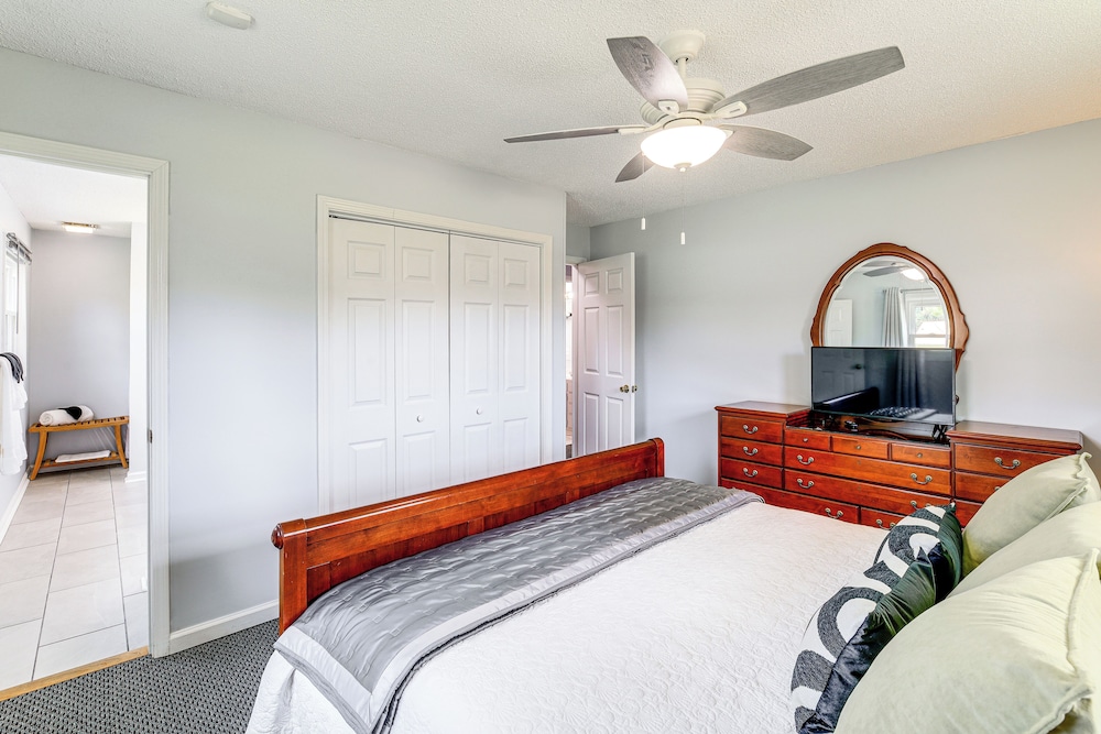 Retreat w/ Fenced Backyard in Kingsport!
