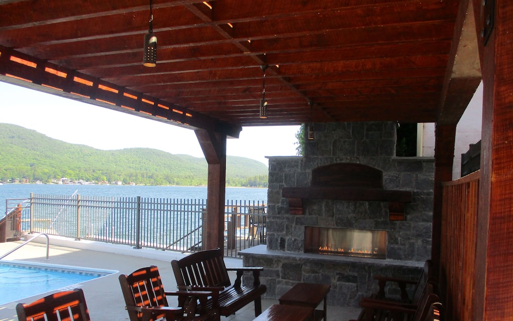 The Lake Motel