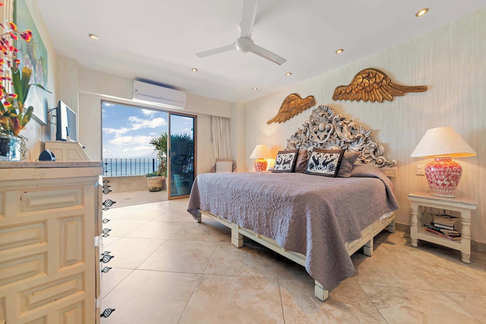 Ocean View 2Br Condo-balcony-beach-pool - 712