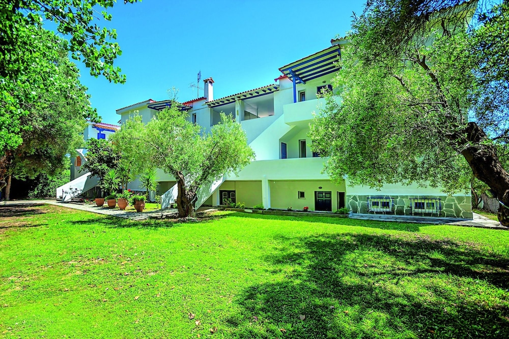 Xenios Faros Apartments