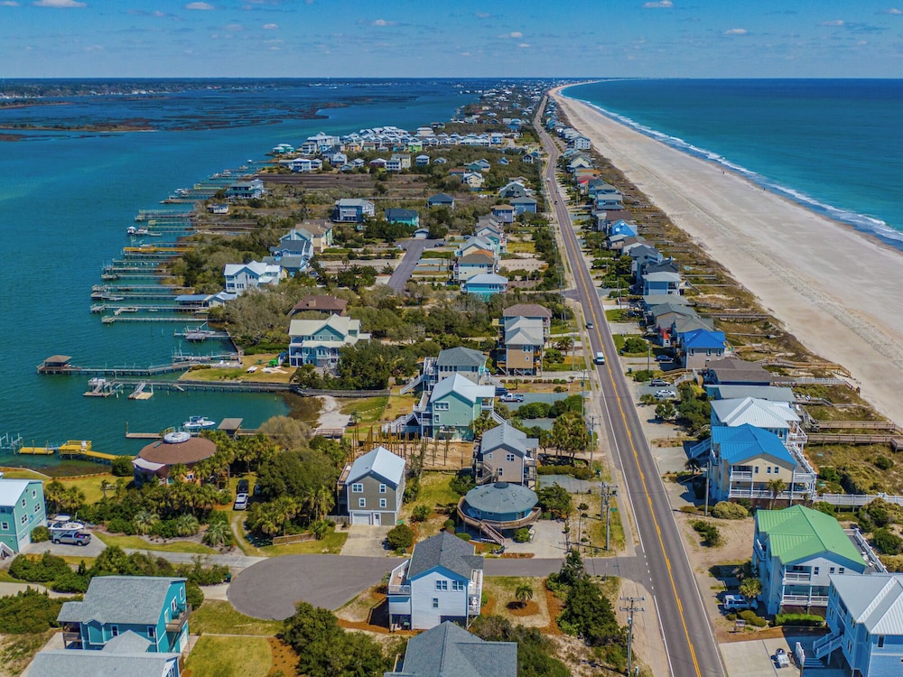 The Channel Marker by Topsail Realty