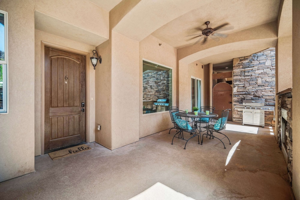 Pool & Sunshine Retreat - Resort-style Amenities