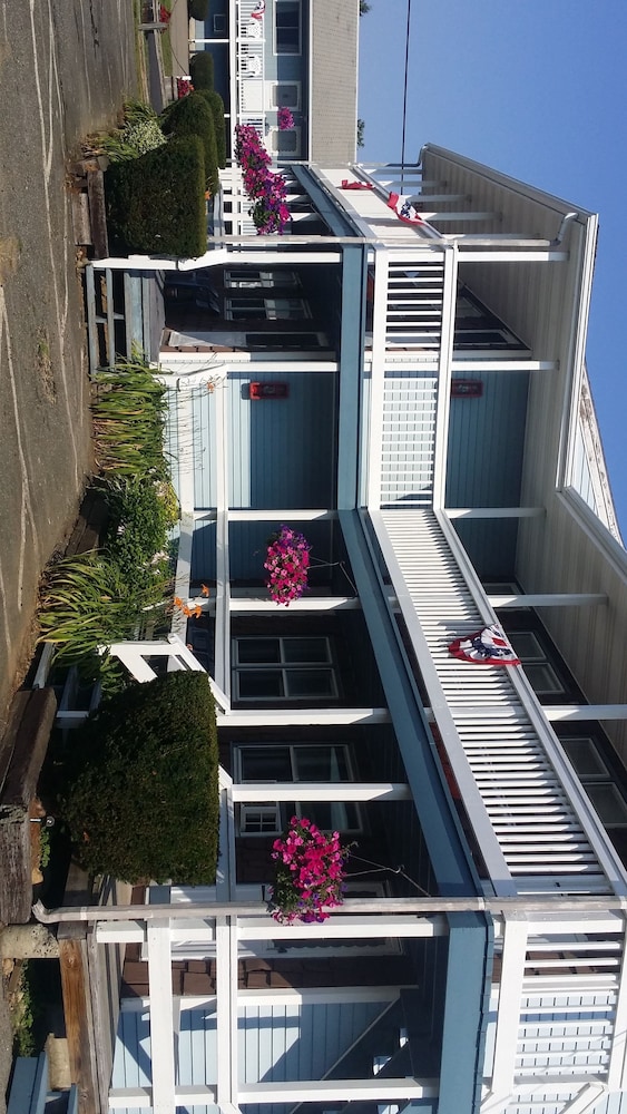 The Villager Motel