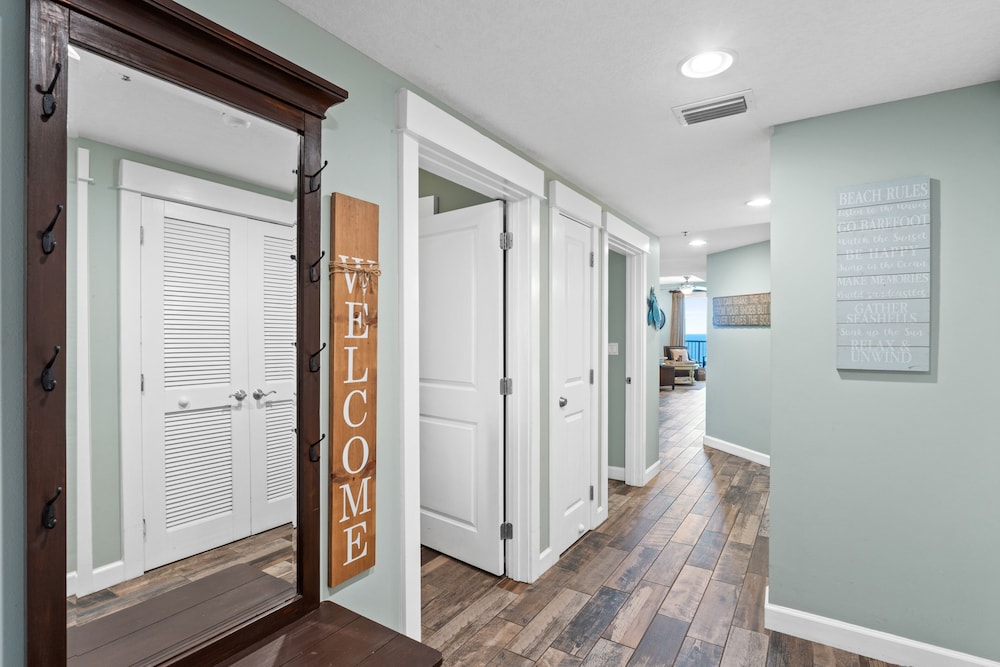 Grand Panama Beach Resort by Book That Condo