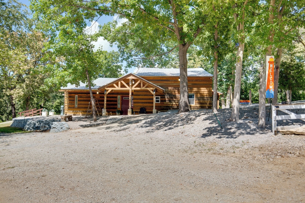 'bayview' - Lakefront Family Cabin in Odessa!