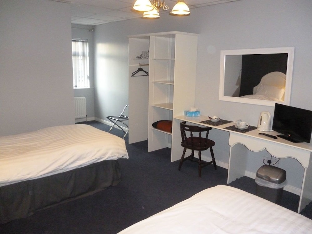 5 Corners Guest Inn view 4