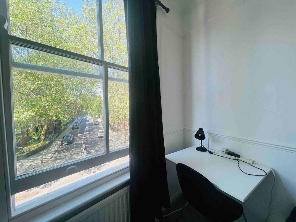 Private Rooms for 7 People With Bathroom