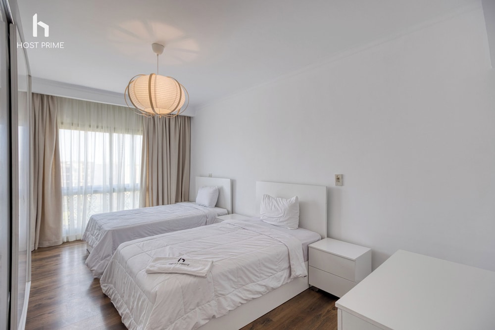 Grand Stay Apartment in Rehab City
