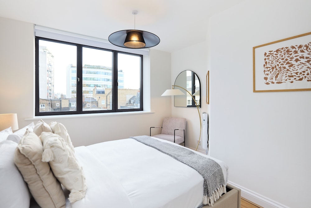 The Goodge Street Place - Bright 2bdr Flat