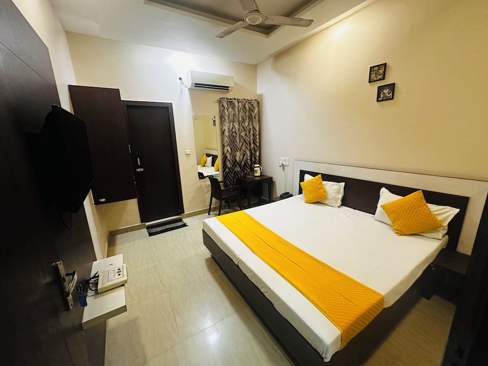 Sunshine Hotel
