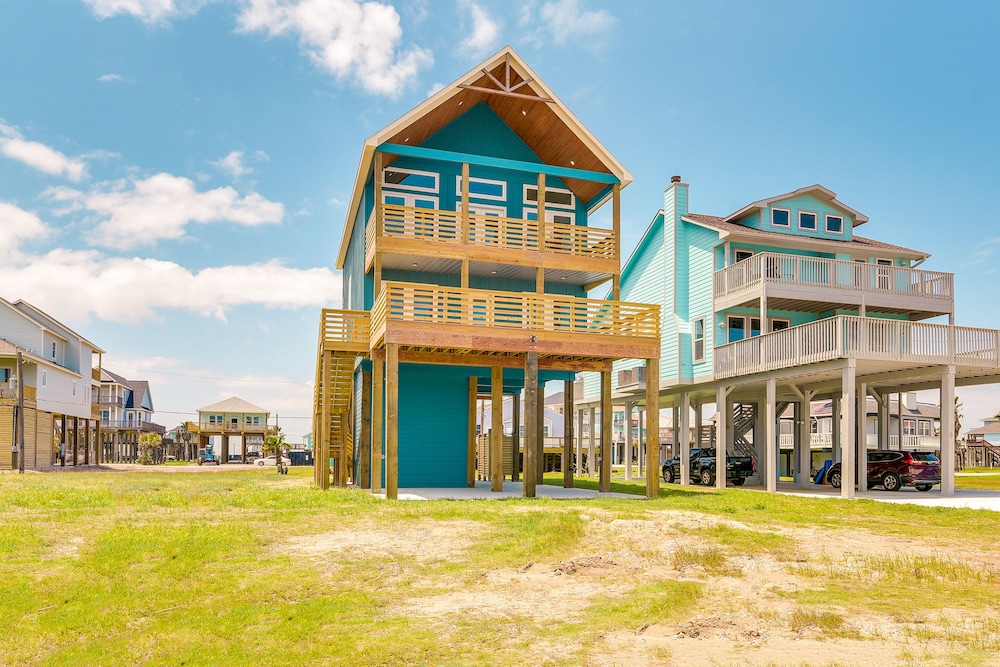Modern Freeport Beach House Rental w/ Ocean View! view 3