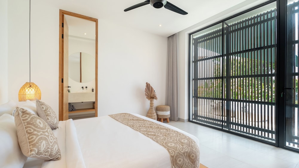 Loona Palm Villas by Villa Finder
