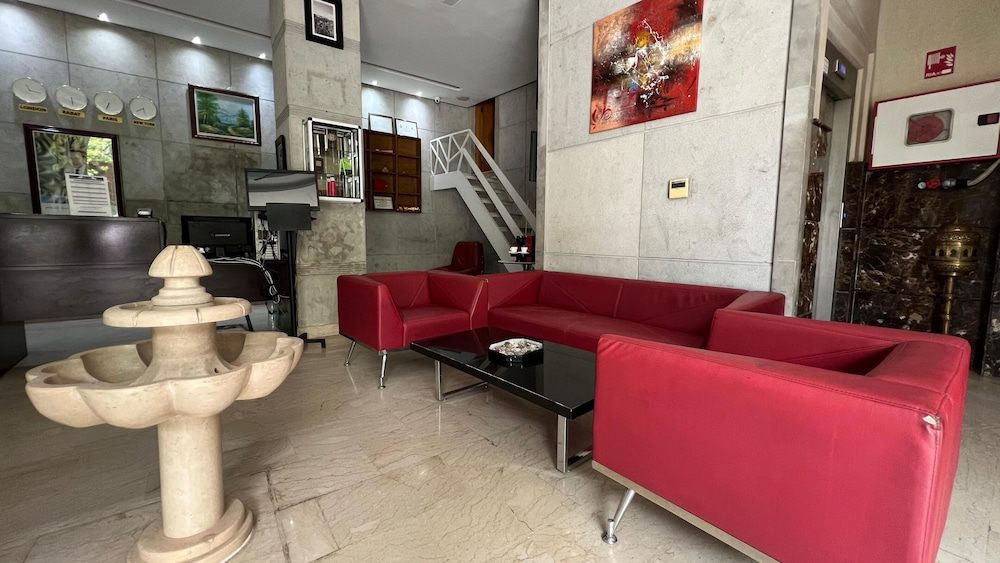 Hotel Pyramides Collection