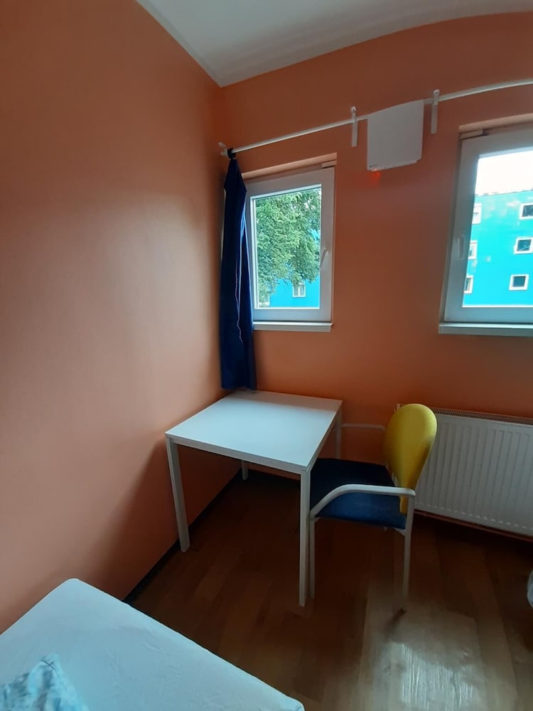2-Rent Group Hostel Rooms&Apartments TUB19A