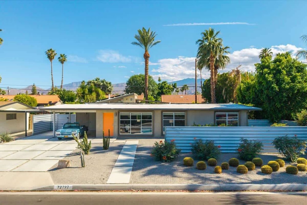 Modern Paradise at Sonora