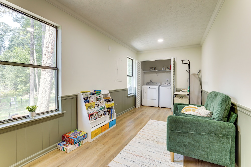 5 Mi to Stone Mountain: Lakefront Family Home